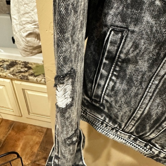 LOVE this jacket so many cool details - Picture 4 of 10